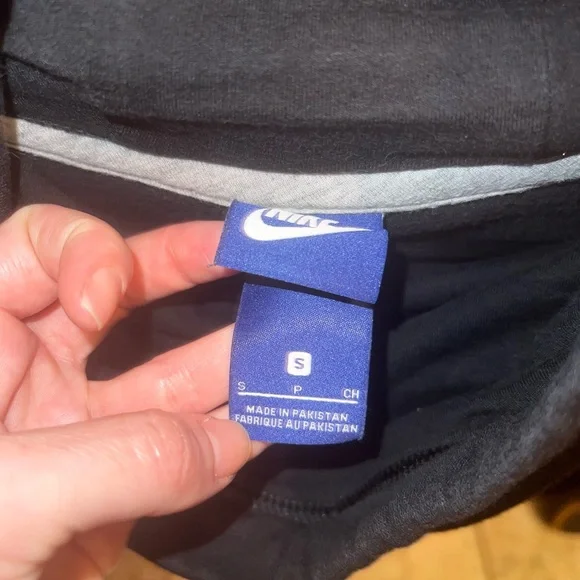 Nike pullover black slouchy hood hoody size small super comfortable ! - Picture 7 of 9